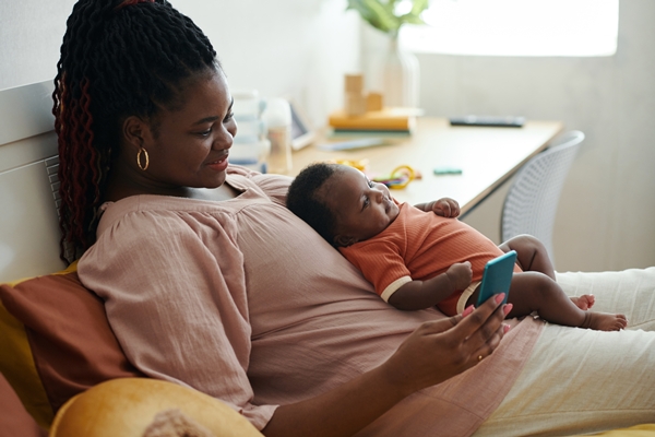 Danone lança iniciativa de apoio às mães após a licença-maternidade