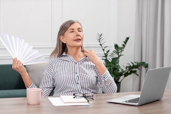 Nestlé lança programa interno sobre menopausa